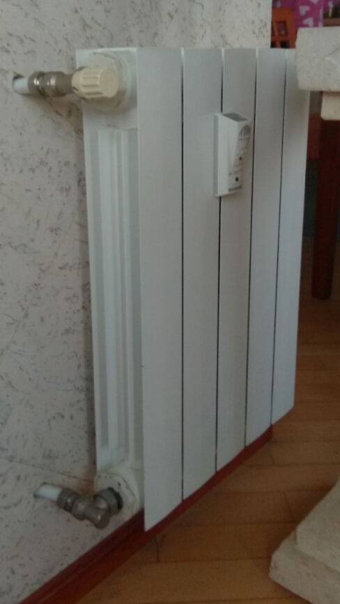 Фото звіт, з встановлення розподілювачів витрат опалення в одній київській багатоповерхівці