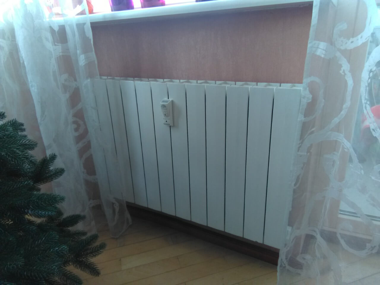 Фото звіт, з встановлення розподілювачів витрат опалення в одній київській багатоповерхівці